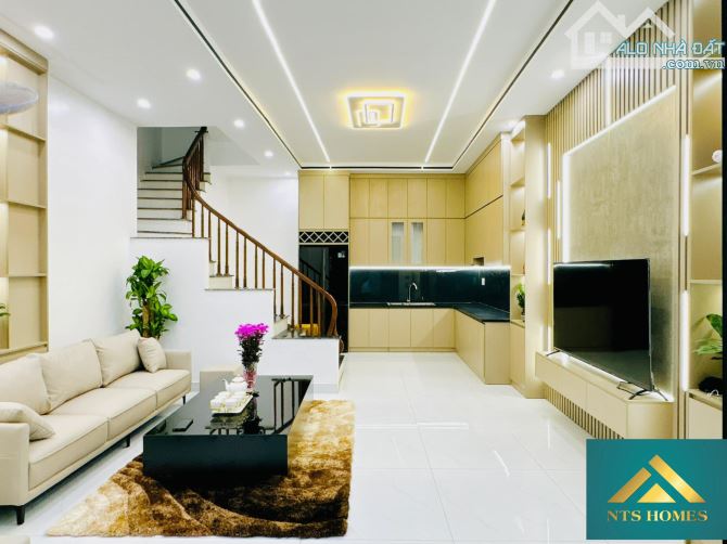 BÁN NHÀ ĐẸP PHỐ NGUYỄN KHÁNH TOÀN - 50M2 - 4 TẦNG - MẶT TIỀN 5.1M - GIÁ  9.9 TỶ - 1