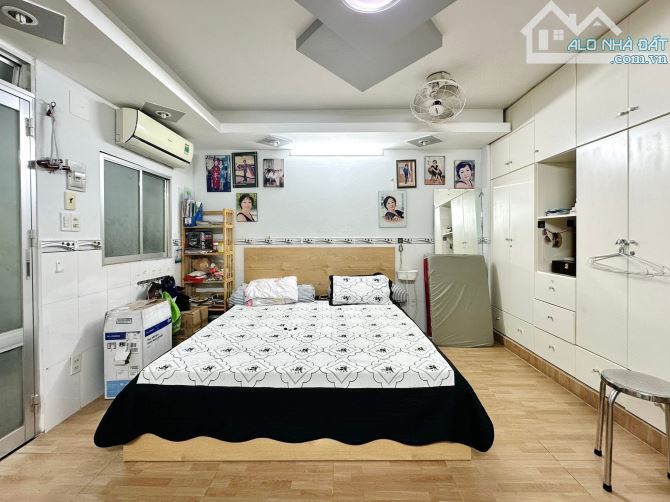 Bán Gấp CHDV Đường Lê Văn Sỹ, Quận 3, DT 4.4 x 17.5m, 5 Tầng, Giá 13.5 Tỷ - 1