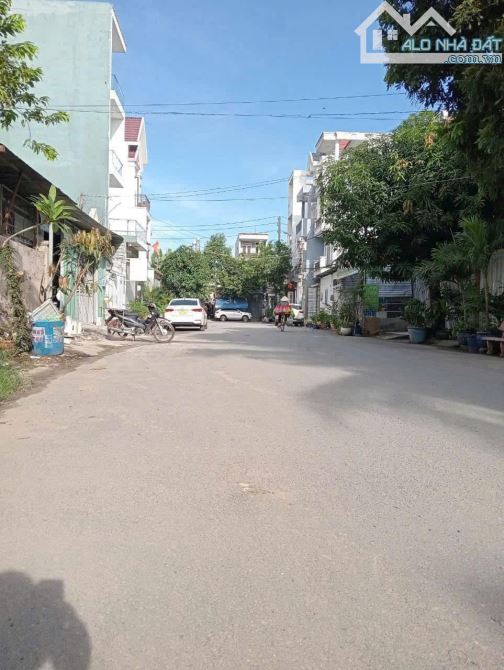 Kẹt Tiền bán nhanh Căn nhà ở Bà Điểm Hóc môn 80m2 Sổ Hồng Riêng Sẵn 820triệu Bao Phí Thuế - 1