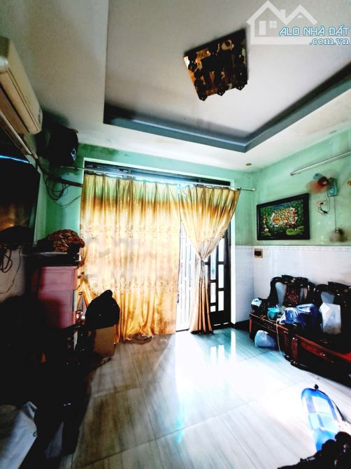 Bán Nhà Bình Tân, Đường Hương Lộ 2, 3Tầng, 4 phòng, hẻm 1/ 3m, thông thoáng chỉ nhỉnh 3 tỷ - 1