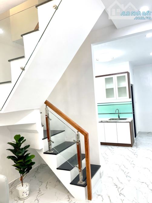 Bán nhà đẹp 2 tầng vào ở ngay.Âu Dương Lân,Quận 8.Giá 3.89 tỷ. - 1