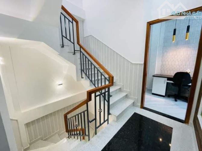 Bán nhà Thành Thái, Quận 10 giá: 3 TỶ 360TR tỷ/65,8m2, sổ riêng, kinh doanh sầm uất - 1