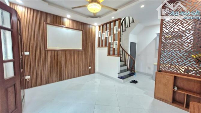 Vị trí đẹp gần phố lô góc hai mặt thoáng, xung quanh tiện ích bạt ngàn như chợ, siêu thị, - 1