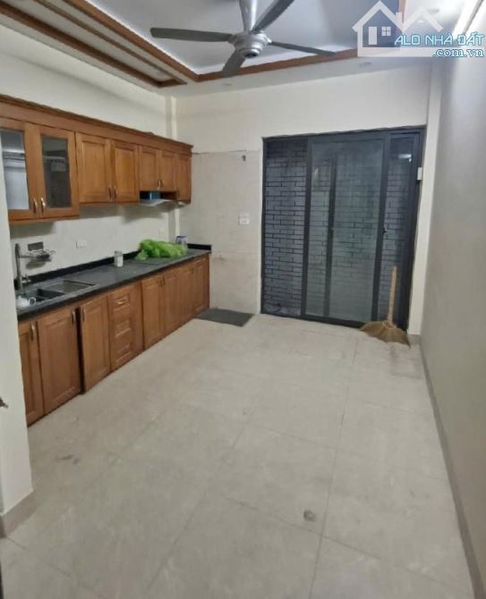 BÁN NHÀ NGỌC HỒI, HOÀNG MAI, Ô TÔ VF3 ĐỖ CỬA, 30M RA PHỐ, SD 46M2, 8.8TỶ(CTL) - 1
