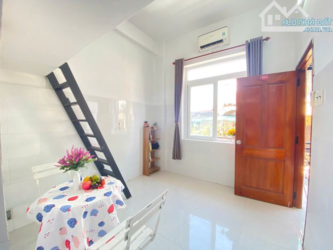 Trống Phòng Ban Công Riêng_Ở liền_view SÂN BAY_Giá từ 3tr8/tháng_30m2 - 1