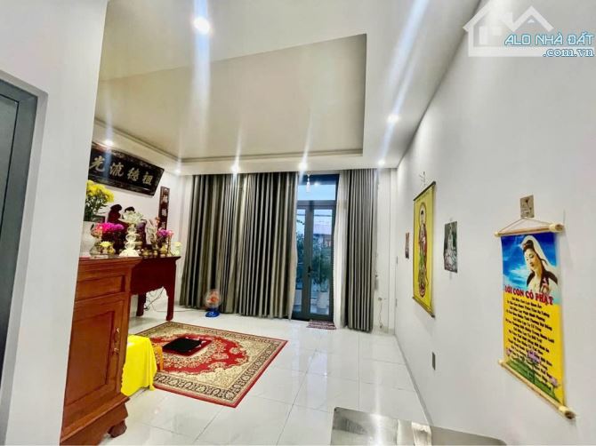 Cần bán nhà 4 tầng đường Lê Sỹ, Hòa Xuân vị trí đẹp, nằm đoạn đầu đường - 1