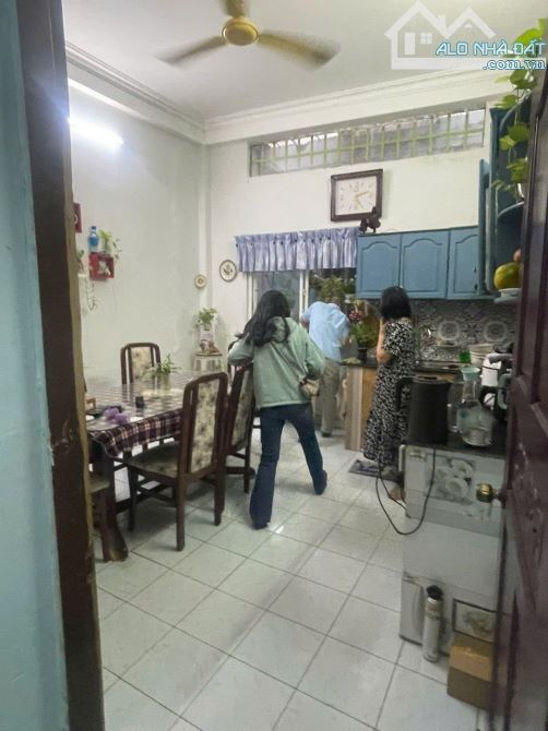 CỰC CHẤT ! NHÀ BÁN MT ĐƯỜNG SỐ 4 P11 Q6 (4X24) TRỆT 3 LẦU, ĐỐI DIỆN UBND. GIÁ CHỈ 12,5 TỶ - 1
