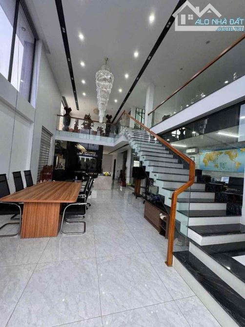 🌟 BIỆT THỰ VIEW SÔNG MẶT TIỀN NGUYỄN ĐÌNH THI – DIỆN TÍCH 300M² – GIÁ 23 TỶ 🌟 - 1