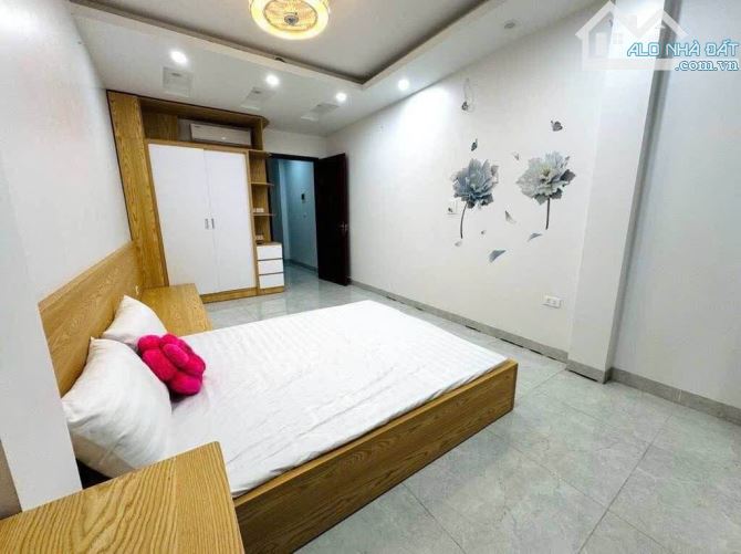 - Bán nhà đường Trần Cung, lô góc, sát phố, nội thất xịn sò, 37m2, 7.7 tỷ. - 1