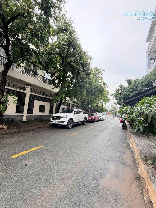 150m2 Bán Gấp Biệt Thự Phố ngang 8m Khu bàn cờ sát công viên xanh Lê Đức Thọ Gò Vấp 17TTL - 1