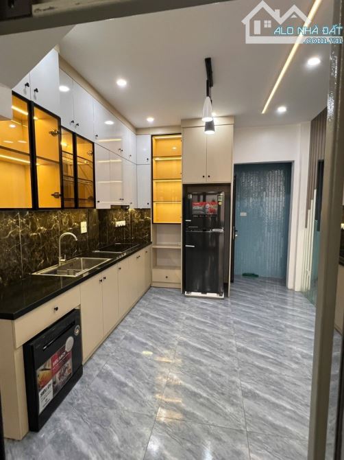 SIÊU MẪU NGỌC THUỴ, 46M, MT4M, THANG MÁY, FULL NỘI THẤT, Ô TÔ ĐỖ CỔNG, CẠNH NHÀ VĂN HOÁ. - 1