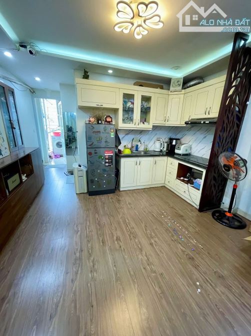 Chung cư mini lạc long quân 50 m 2pn.lô góc. - 1
