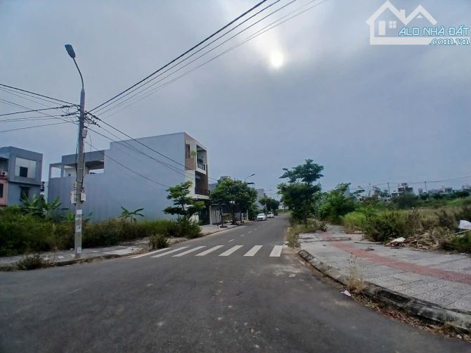 Bán lô gốc biệt thự Nguyễn Quang Chung và Lê Minh Trung, Hoà Xuân, Cẩm Lệ - 1