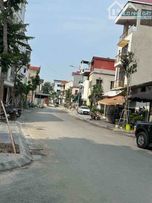 BÁN ĐẤT MẶT PHỐ PHÚC LỢI - 80M2,MT 11M - 20,5 TỶ. - 1