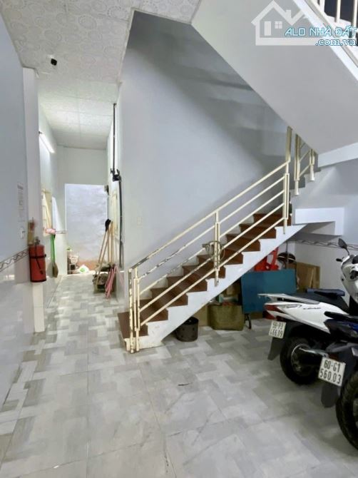 Bán nhà 77m2 Mặt Tiền Đường Lý Thánh Tông, Quận Tân Phú - 1