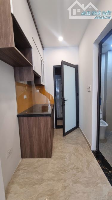 Thịnh Hào Đống Đa. 6 Tầng THANG MÁY, DT 40m2, Mặt Tiền 3.5m. Giá Siêu Hiếm 8.2 Tỷ - 1