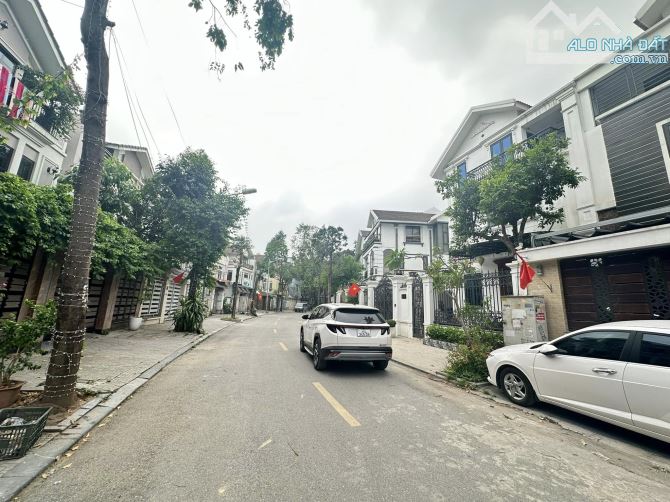 Biệt thự BT4 khu ĐTM Văn Phú, Hà Đông. DT 200m MT10m, ô tô KD, 37.5 tỷ - 1