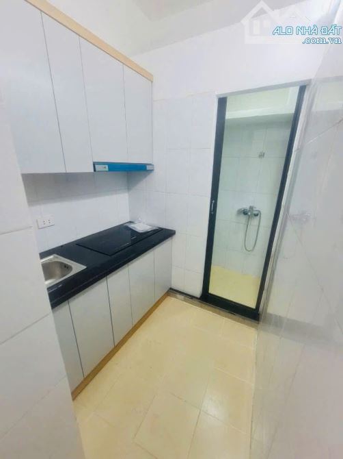 Cần bán căn hộ tập thể lô góc tại Kim Mã 65m2 chỉ 3 tỷ - 1