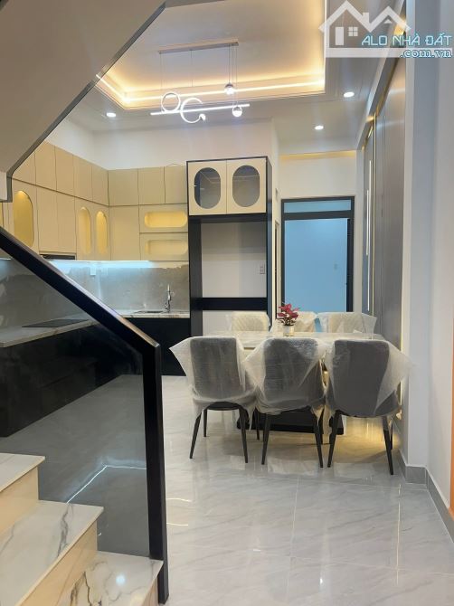Nhà Sổ Hồng Riêng Phường tân Hạnh Giáp Dĩ an Bình Dương 4 tỷ 300 triệu 3 lầu - 1