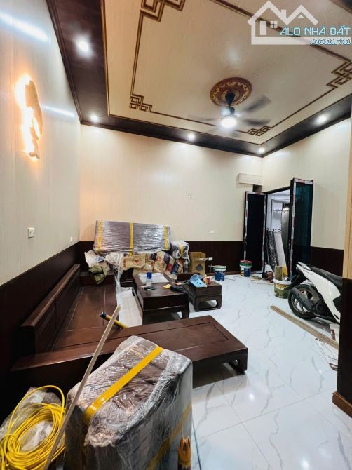 TÂY SƠN ĐỐNG ĐA DT 38M 5,8 TỶ 4 TÀNG MT 4M NHÀ ĐẸP Ở NGAY 20M RA PHỐ TÂY SƠN - 1