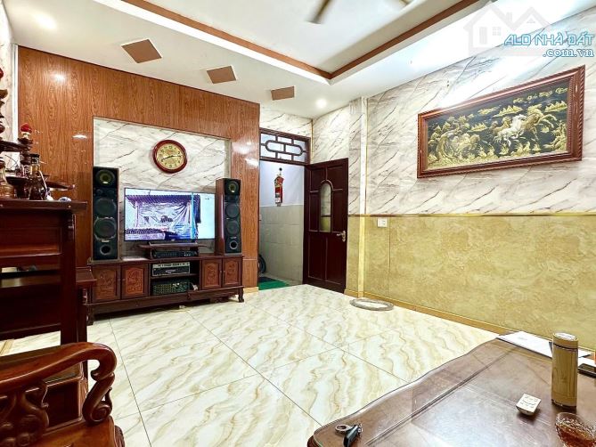 Bán nhà hxh Cộng Hoà p13 Tân Bình, ngang 4,5m, 10 phòng ngủ chỉ 10,xx tỷ - 1