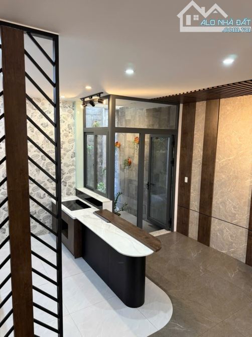 Bán nhà 1 trệt 2 lầu ngay trung tâm Bà Rịa Vũng Tàu, giá bán: 6 tỷ, DT: 100m2 - 1