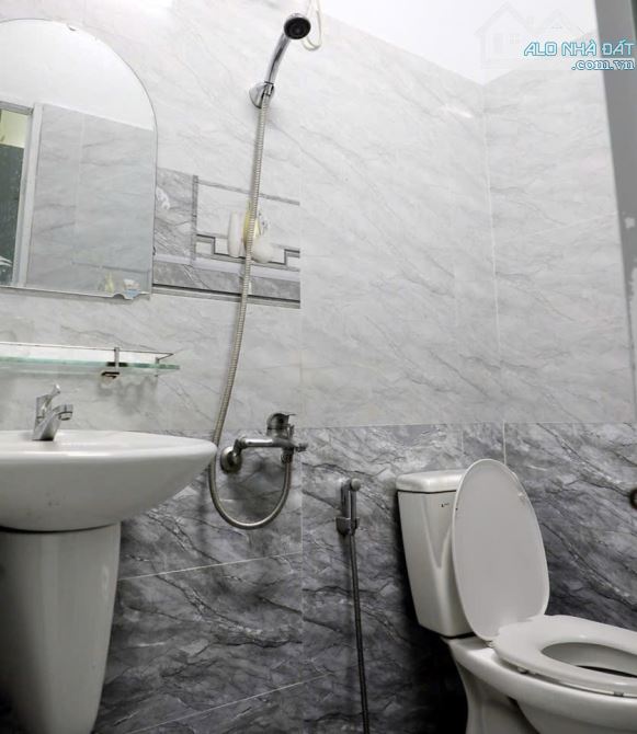 NHÀ C4 MẶT TIỀN Đường DOÃN UẨN-DT LỚN 148 M2-Cạnh KÝ TÚC SÁ PHÍA ĐÔNG-HƠN 8 TỶ - 1