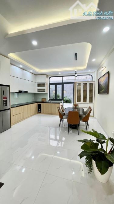 🌟 BÁN NHÀ MẶT TIỀN TRƯƠNG HÁN SIÊU - QUẬN 1 - 18.9 TỶ - KINH DOANH SẦM UẤT 🏢 - 1