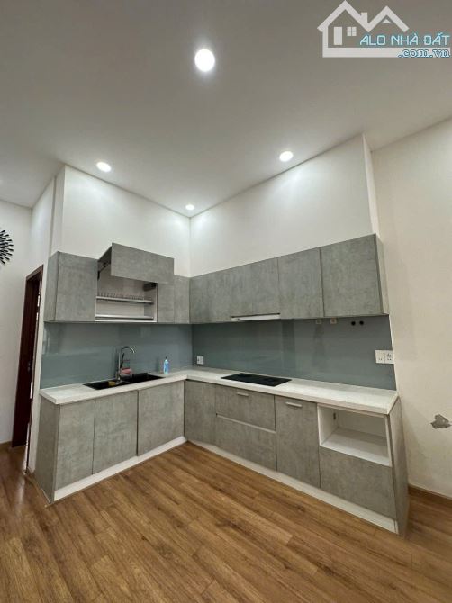 Bán nhà 2 tầng 2 mê KĐT Nam Hoà Xuân đường 10.5m giá tốt - 1