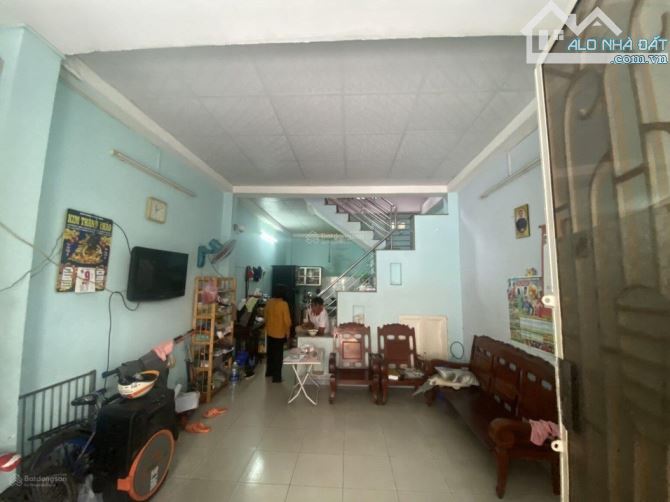 Bán nhà 72m², đường Cách Mạng Tháng Tám, Q.10, 2 tầng, 7,x tỷ - 1