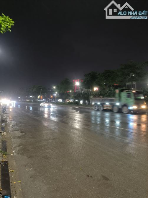 Bán nhà mặt phố lý sơn long biên 70m2 7.7m mặt tiền giá 28.5 tỷ(400tr/m2) - 1