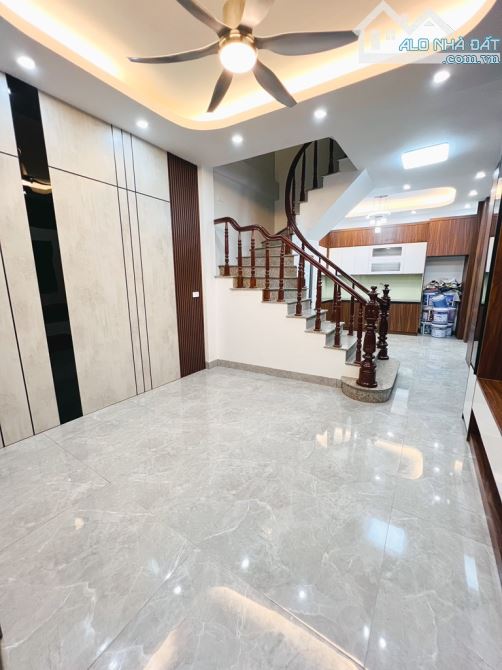 BÁN NHÀ MỚI PHỐ LĨNH NAM , .40m² x 5 TẦNG GIÁ NHỈNH 7 TỶ - 1