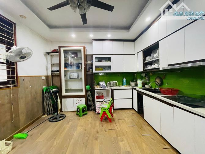 Bán Nhà 5 Tầng Cổ Nhuế, Ngõ Thông, Lô Góc, Kinh Doanh, Giá Đầu Tư, 54m2, Giá 7.65 Tỷ - 1