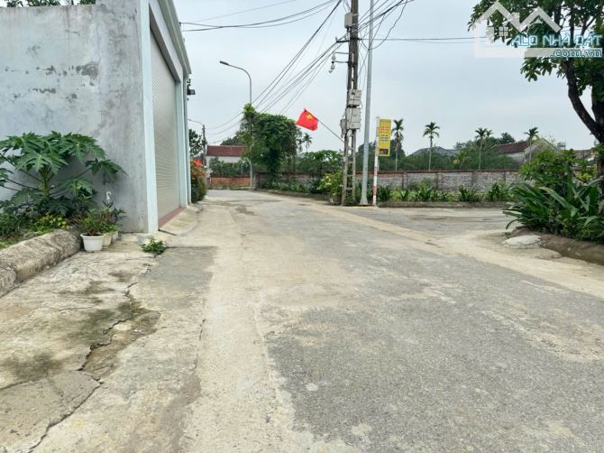 Đón sóng metro 5 và Vingroup Hàng F0 dân cắt ra bán 100m mặt tiền 8m tại Đồng Trúc - 1