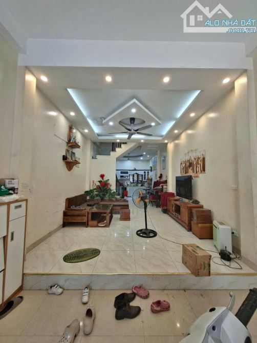 Bán nhà Quang Tiến_Ô tô vào nhà_Gần ô tô tránh_Dân xây chắc chắn_Pháp lýchuẩn_71m2_10 tỷ 4 - 1