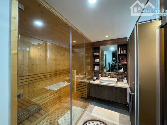Biệt Thự sân vườn 3 tầng Nam Việt Á sát sông Hàn - gần 390m2 - Giá 29 Tỷ. - 1