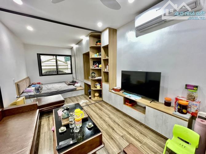 Nhà  phố Trần Cung. Gara ô tô, Ô TÔ tránh.  Kinh doanh. Than 52m2 7 tầng. Mt 3,8m. 18,8 t - 1