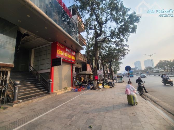Thật 100%! Bán nhà lô góc mặt đường Giải Phóng 63m2 giá 13.6 tỷ sổ đỏ nở hậu - 1