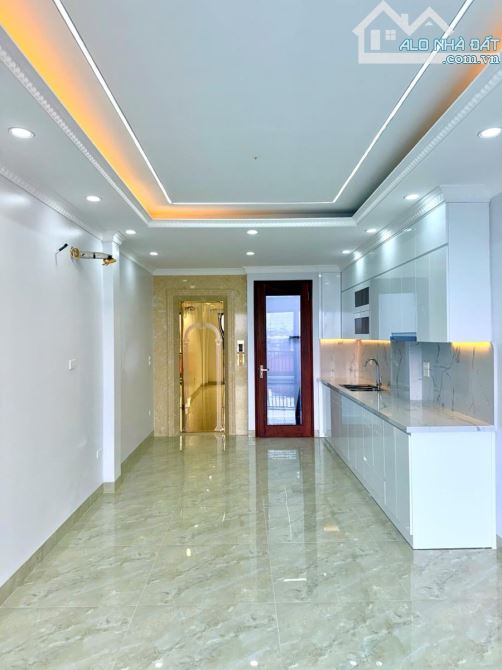 DƯƠNG QUẢNG HÀM CẦU GIẤY 11Tỷ 40m 6T NHÀ MỚ ĐẸP THANG MÁY NỘI THẤT XỊN TIỆN ÍCH Ở SƯỚNG - 1