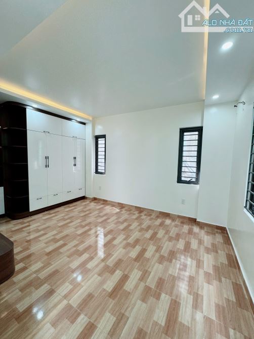 💰Bán nhà 4 tầng Mặt Đường lô 22_ Sau Dẫy Ngân Hàng, Khách Sạn, Toà nhà Mặt đường Lê Hồng - 1