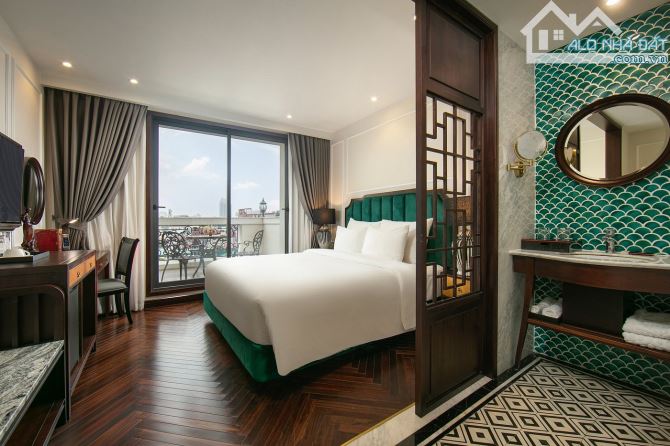 Bán khách sạn mặt phố Hàng Gai 170m2 x 11 tầng- 40 phòng - Giá 195 tỷ. Dòng tiền 2.8 tỷ/th - 12