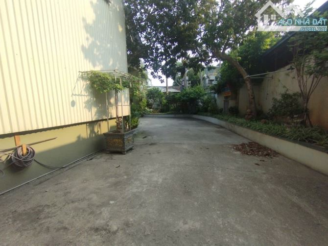 Cho thuê kho đường Biên Giang, Hà Đông, HN. DT 2260m, khung Zamin có PCCC nghiệm thu. Giá - 12