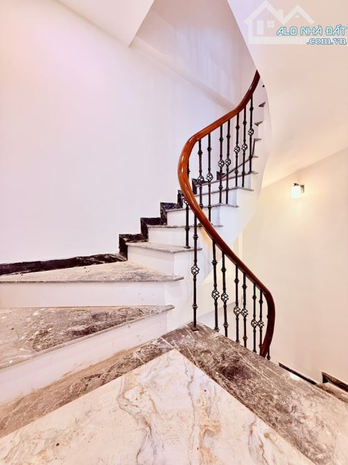 Bán nhà bát khối 61/80m2 xây 7 tầng , thang máy gara ôtô vỉa hè đá bóng - 12
