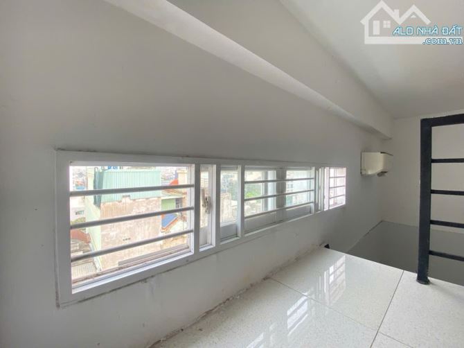 Trống Phòng Ban Công Riêng_Ở liền_view SÂN BAY_Giá từ 3tr8/tháng_30m2 - 12