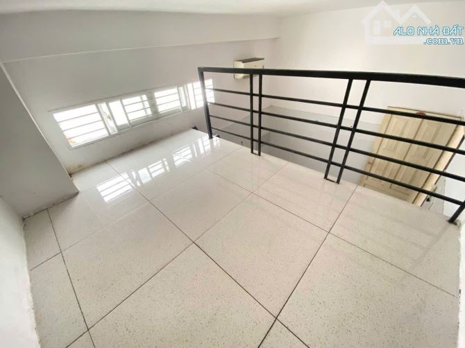 Trống Phòng Ban Công Riêng_Ở liền_view SÂN BAY_Giá từ 3tr8/tháng_30m2 - 13