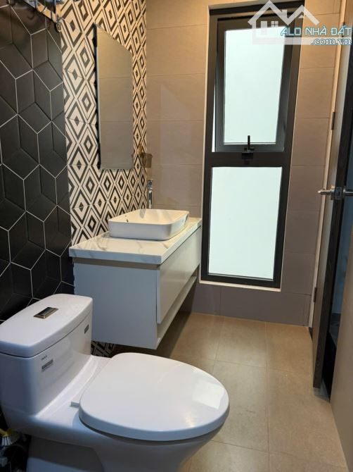 Bán nhà 1 trệt 2 lầu ngay trung tâm Bà Rịa Vũng Tàu, giá bán: 6 tỷ, DT: 100m2 - 13