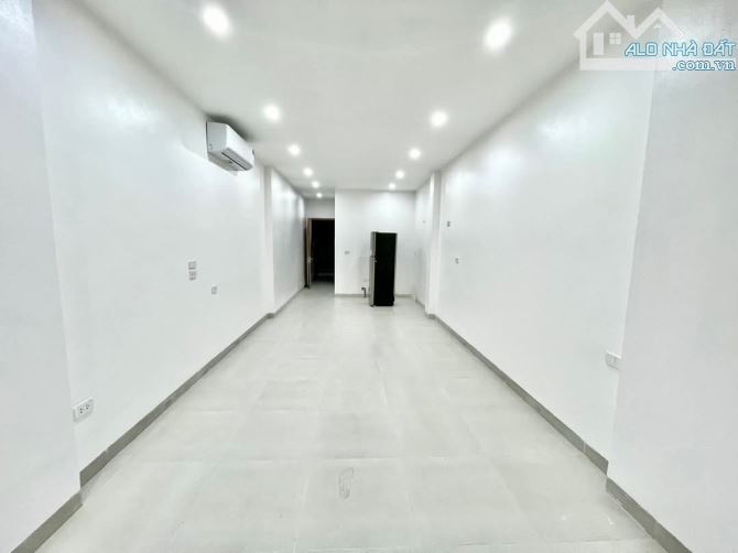 Nhà  phố Trần Cung. Gara ô tô, Ô TÔ tránh.  Kinh doanh. Than 52m2 7 tầng. Mt 3,8m. 18,8 t - 14