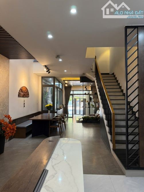 Bán nhà 1 trệt 2 lầu ngay trung tâm Bà Rịa Vũng Tàu, giá bán: 6 tỷ, DT: 100m2 - 15