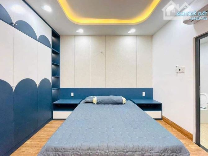 4 tỷ còn 3 tỷ 750. Bán nhà 60m² gần hồ bơi Vân Đồn. Xây 1 trệt lửng 3 lầu, hẻm 6m. Sổ sẵn - 15