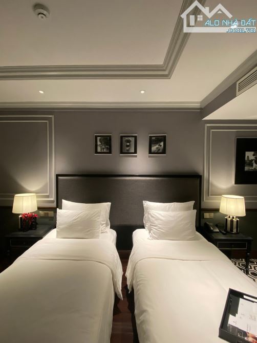 Bán khách sạn Phố cổ, mặt phố Hàng Bè, Cầu Gỗ 160m2, 11 tầng, 4 sao, tuyệt đẹp, 162 tỷ.